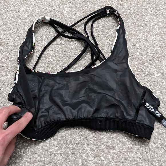 (2/$25) VictoriaSport strappy cross back yoga bra black white geo shape - Picture 9 of 12